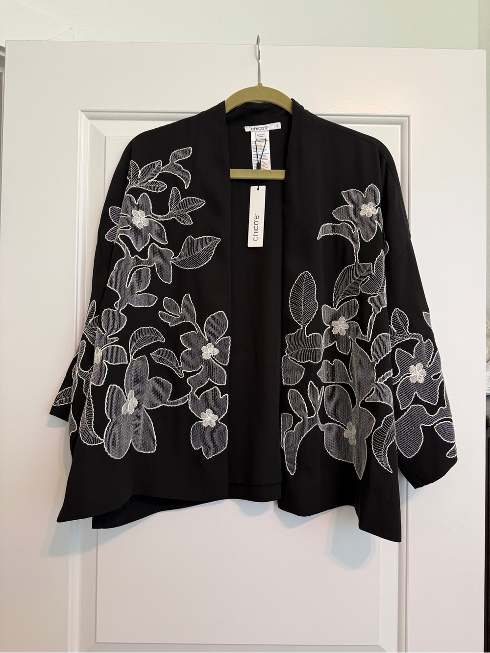 Chico's Black Open-Front Floral Embroidered Kimono Jacket Ruana S/M New